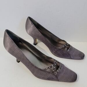 Valenti Franco Women's Grey Leather Silver Embellished Kitten Heel Pump Sz 8M